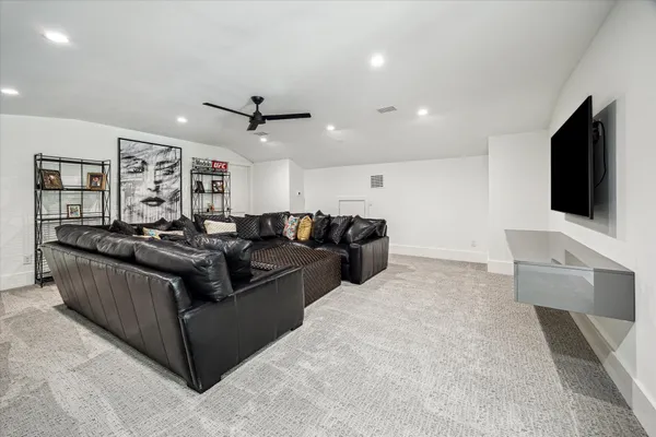 $4,599,000 | 4002 Meadow Lake Lane, Houston, TX 77027