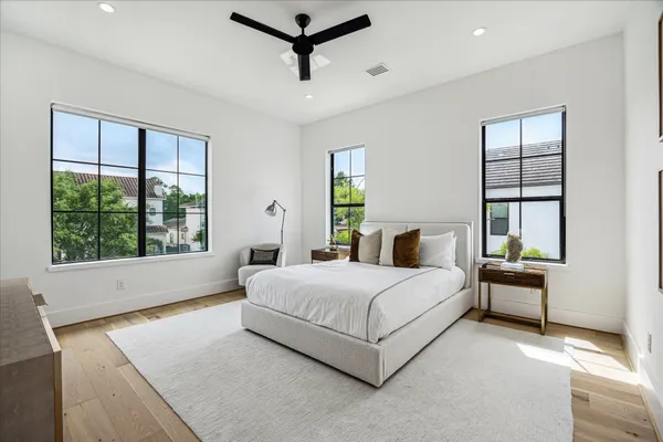 $4,599,000 | 4002 Meadow Lake Lane, Houston, TX 77027