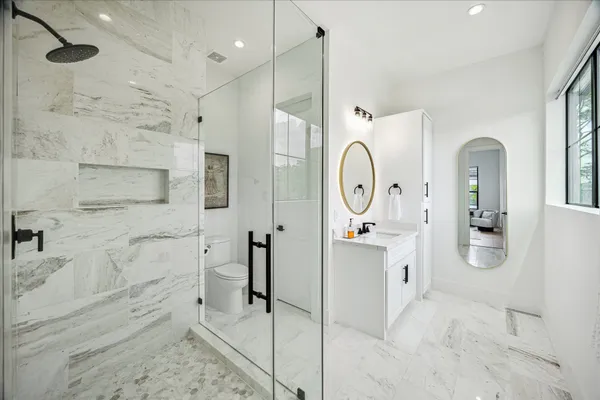 $4,599,000 | 4002 Meadow Lake Lane, Houston, TX 77027