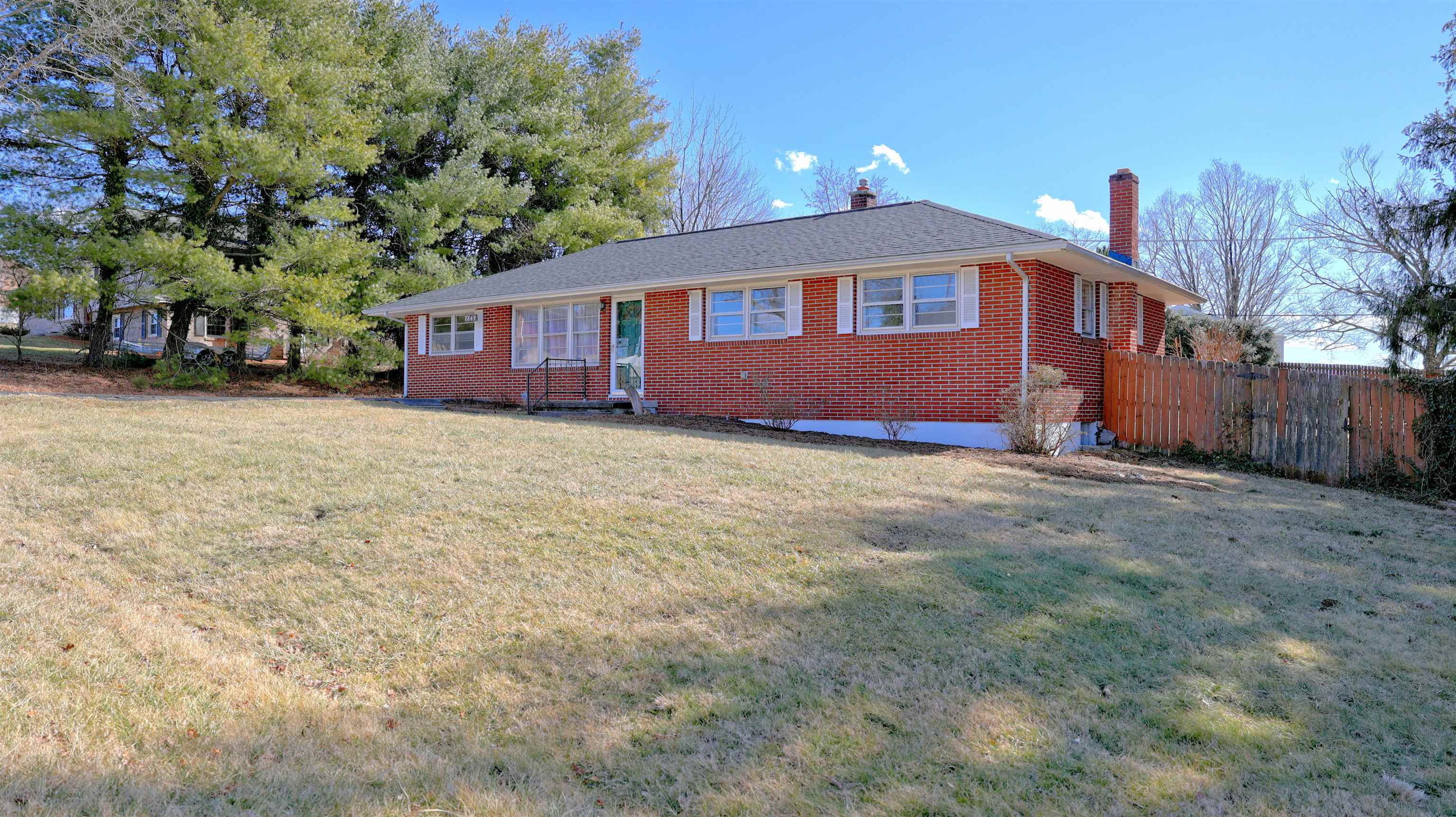 7849 Brandon Road Radford, VA 24141 - Photo 1 of 38 Gallery Image 1
