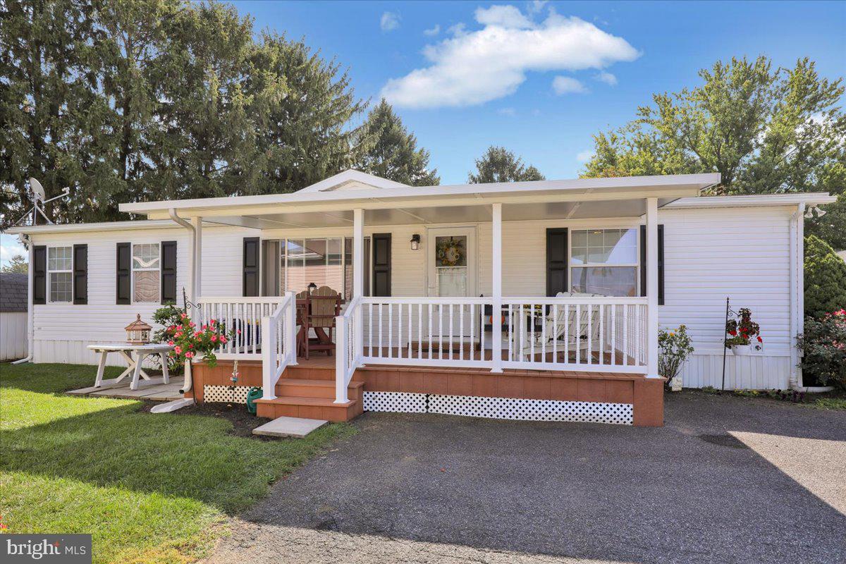 2 Ruth Drive Gordonville, PA 17529 - Photo 2 of 28 Gallery Image 2