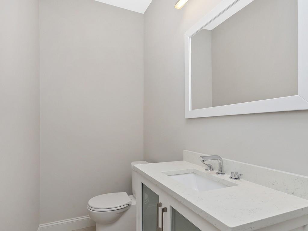 10 Elinor Road Newton, MA 02461 - Photo 9 of 28 Gallery Image 9