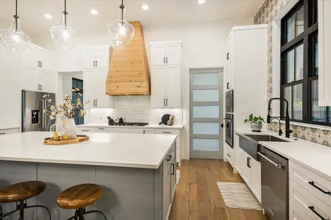 $1,125,000 | 11 Peace Pipe, Wimberley, TX 78676