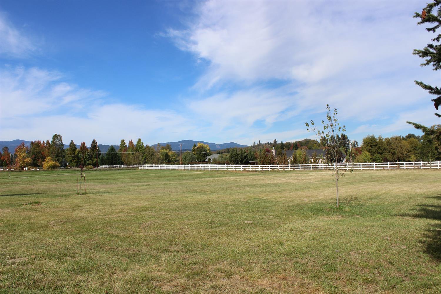 4327 Leonard Road Grants Pass, OR 97527 - Photo 13 of 26 Additional Photo
