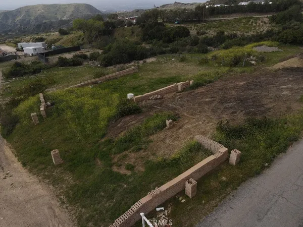 $299,950 | 14003 Quarry Drive, Sylmar, CA 91342