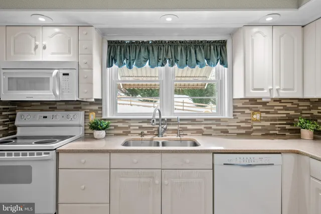 $334,900 | 504 Kutz Court, Reading, PA 19609