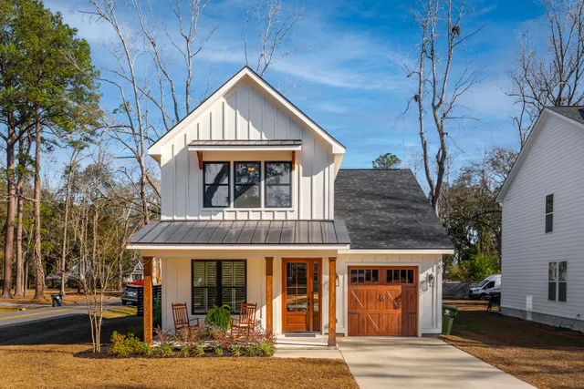 $575,000 | 101 Classic Street, Summerville, SC 29483