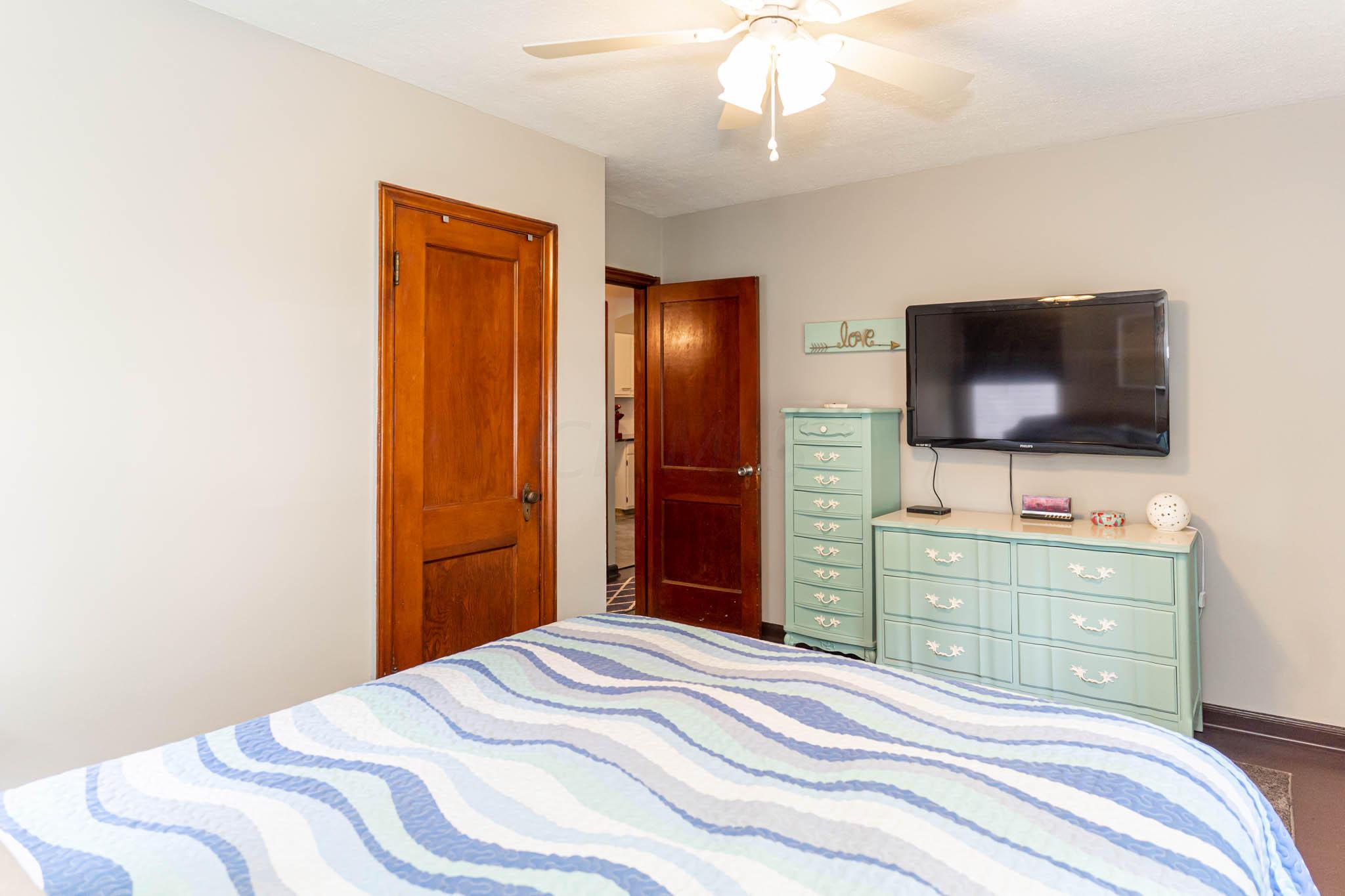 242 Lowell Road Columbus, OH 43209 - Photo 18 of 36