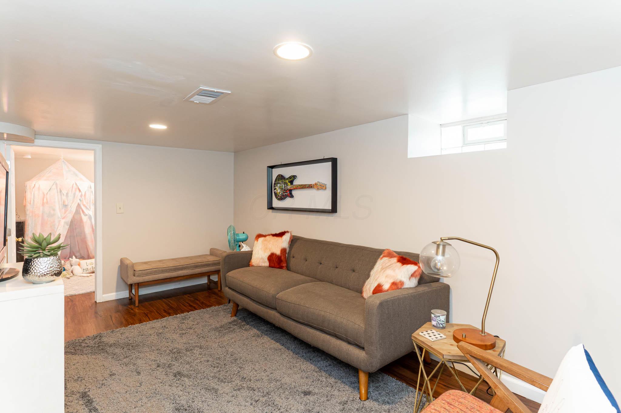 242 Lowell Road Columbus, OH 43209 - Photo 25 of 36