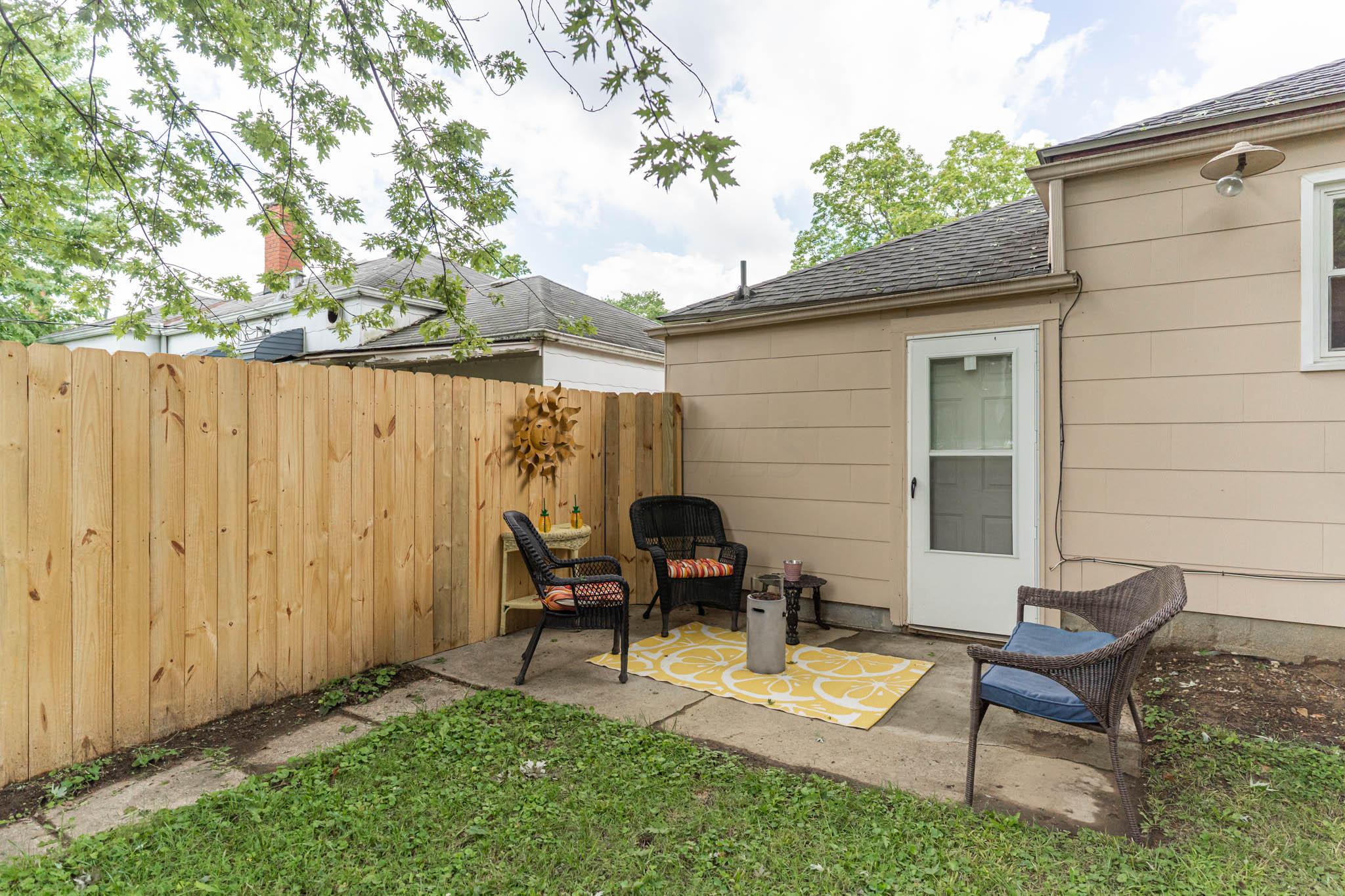 242 Lowell Road Columbus, OH 43209 - Photo 32 of 36