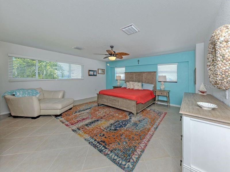 918 Gibbs Road Venice, FL 34285 - Photo 17 of 41 Gallery Image 17