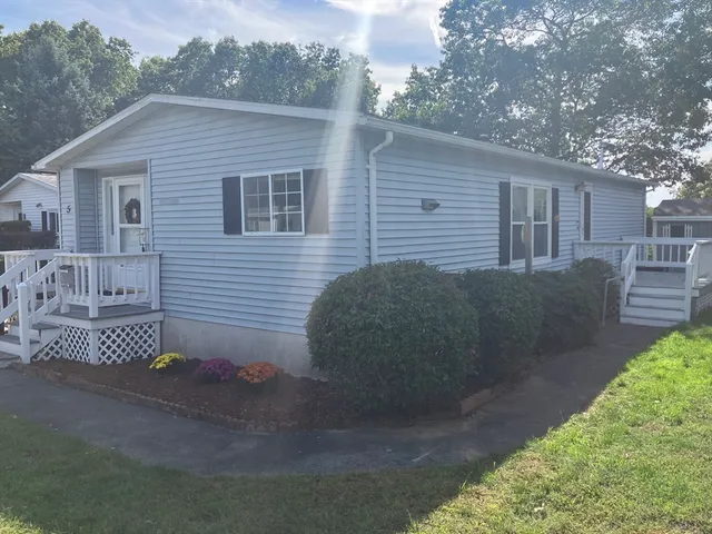 $270,000 | 5 Juniper Circle, Rockland, MA 02370