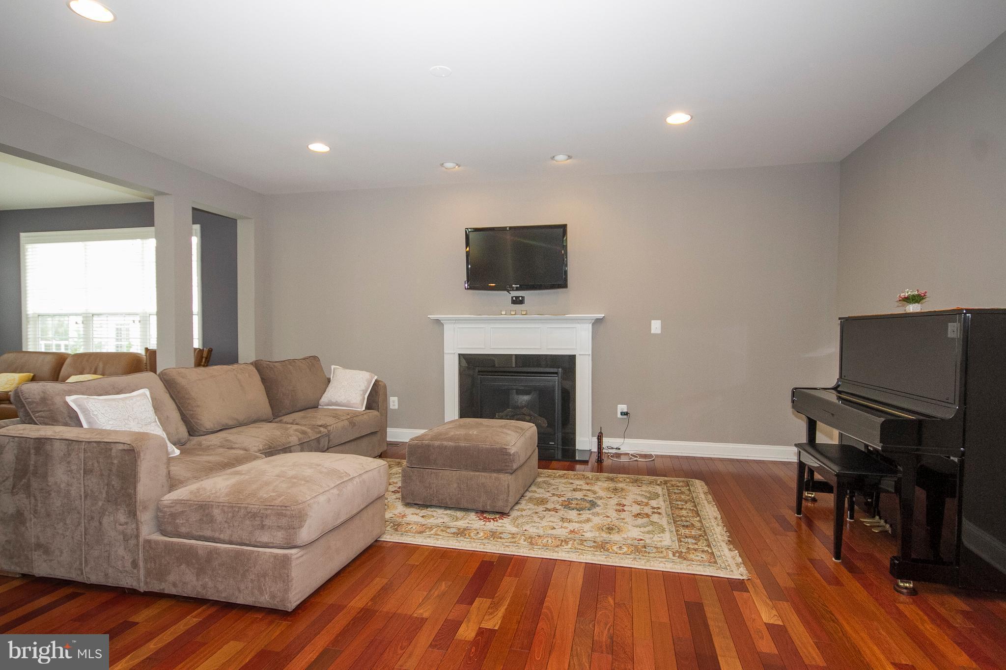 2308 Winterwood Road Baltimore, MD 21209 - Photo 10 of 30 Family Room w/Gas Fireplace