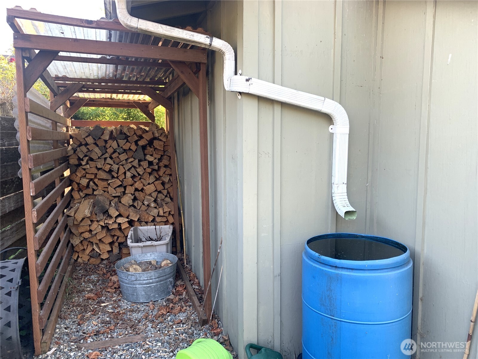 416 Meade Avenue Sumner, WA 98390 - Photo 30 of 39 a bathroom with a toilet and a sink