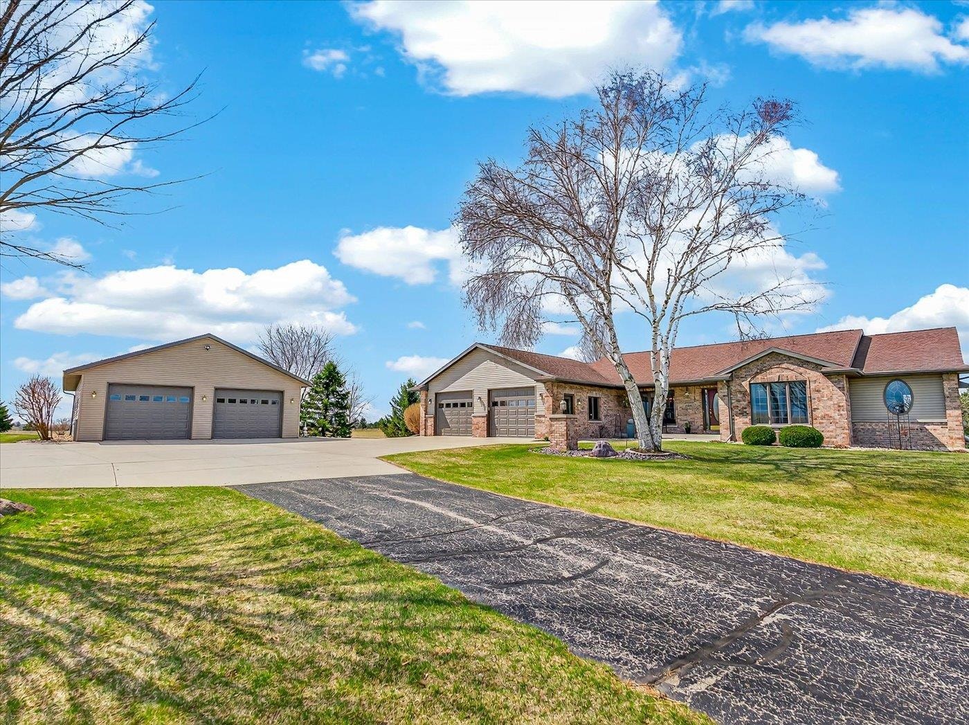 10123 Fertile Ridge Road Mount Horeb, WI 53572 - Photo 2 of 80