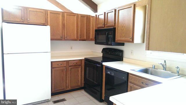 1710 Potomac Road Edgewater, MD 21037 - Photo 15 of 30 Kitchen