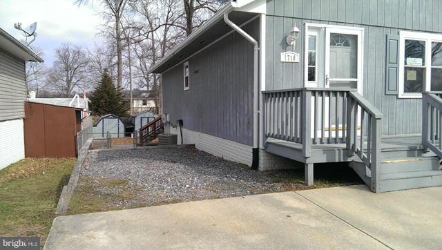 1710 Potomac Road Edgewater, MD 21037 - Photo 4 of 30 Large Driveway for Multiple Car Parking