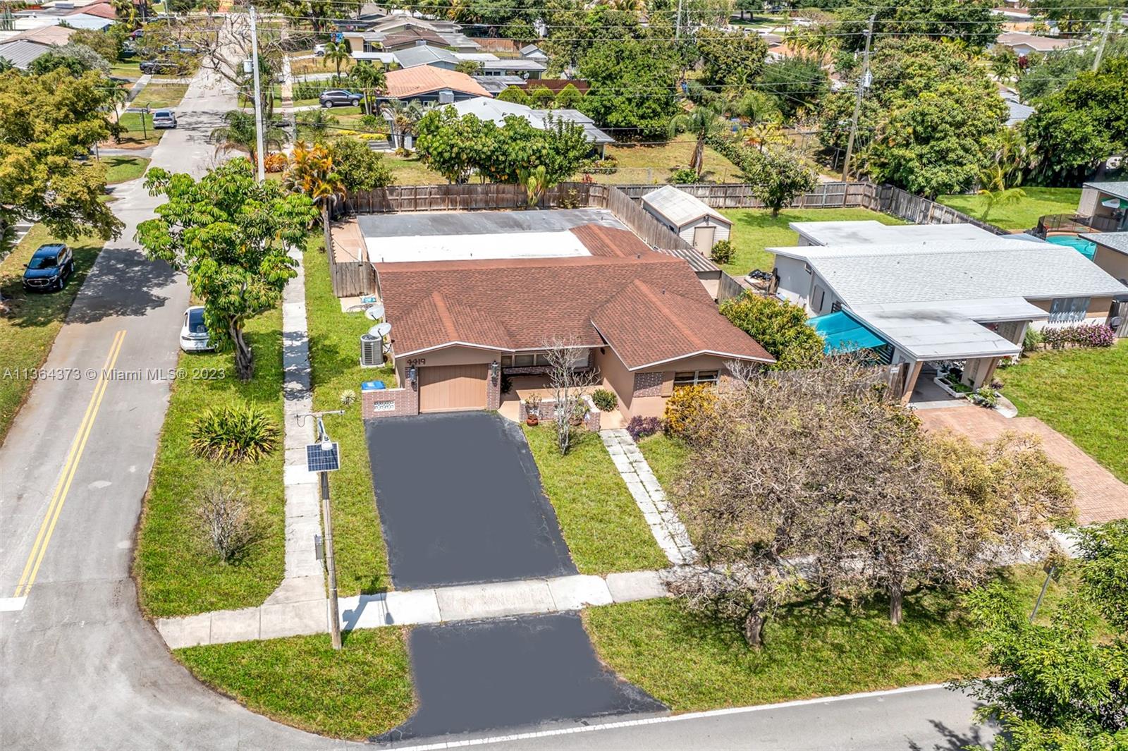 4419 West Park Road Hollywood, FL 33021 - Photo 1 of 34 Gallery Image 1