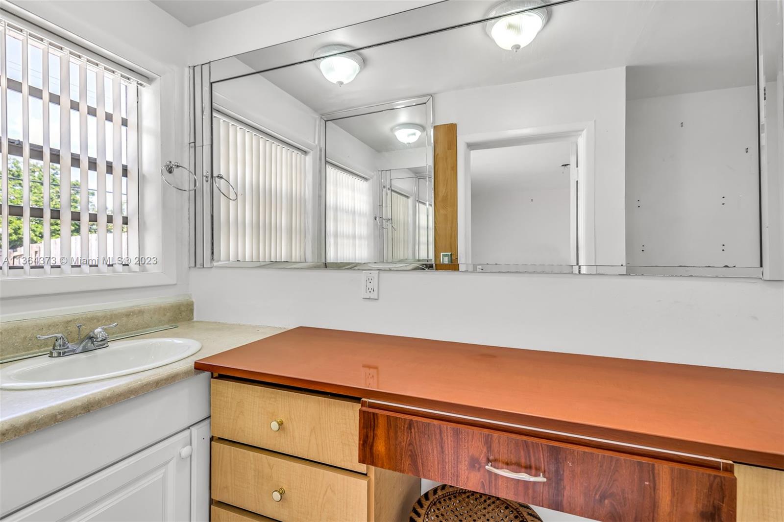 4419 West Park Road Hollywood, FL 33021 - Photo 29 of 34 Gallery Image 29