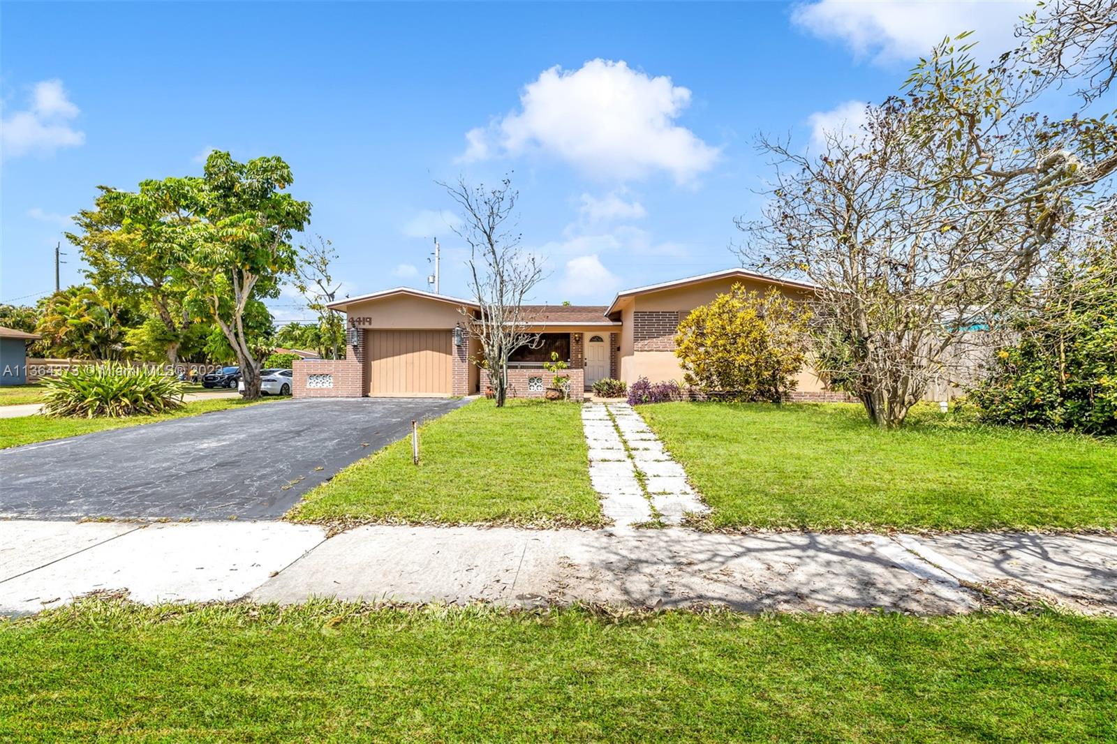 4419 West Park Road Hollywood, FL 33021 - Photo 8 of 34 Gallery Image 8