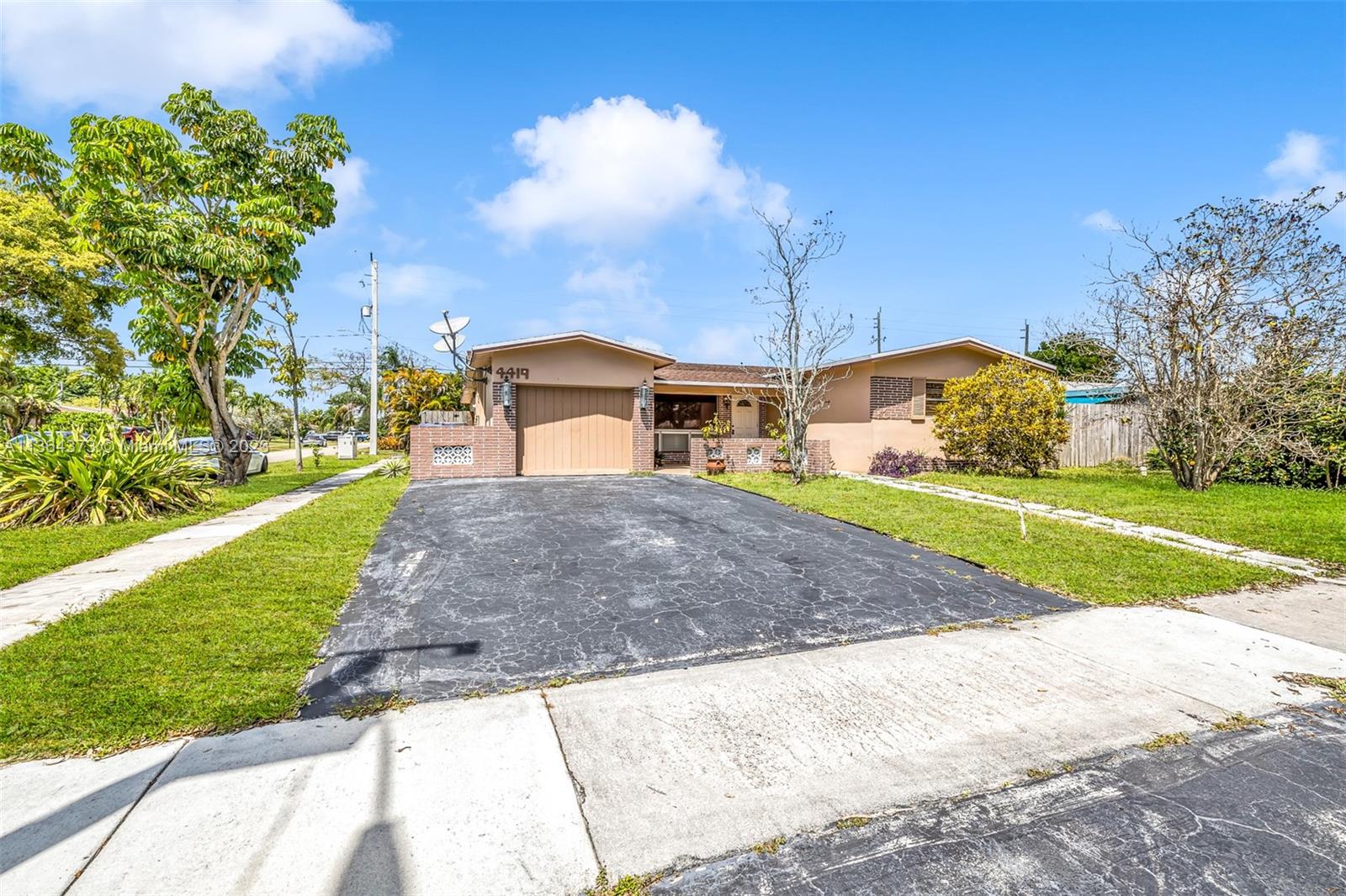 4419 West Park Road Hollywood, FL 33021 - Photo 9 of 34 Gallery Image 9