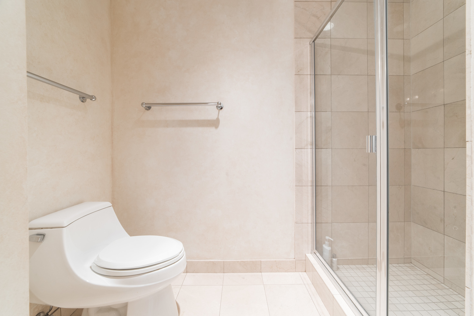 57 East Delaware Place, Unit 3204 Chicago, IL 60611 - Photo 6 of 17