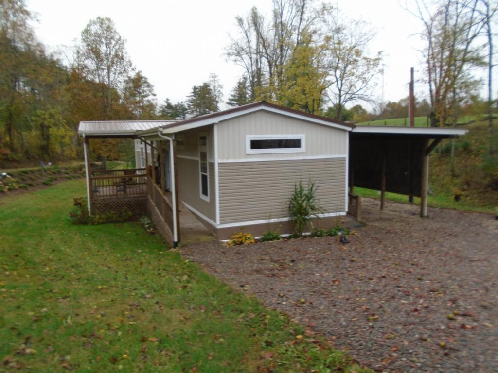 279 D Reece Road Mountain City, TN 37683 - Photo 3 of 7 Photo 3