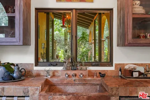 $1,999,000 | 754 Basin Drive, Topanga, CA 90290