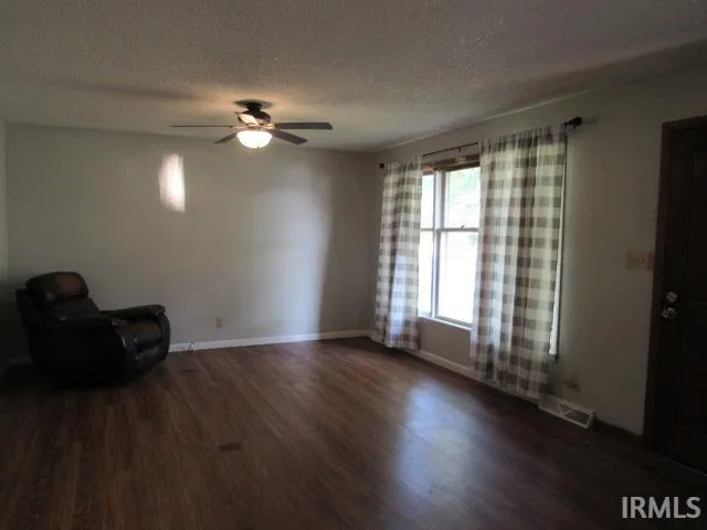 $129,900 | 405 Washington Avenue, Mount Vernon, IN 47620