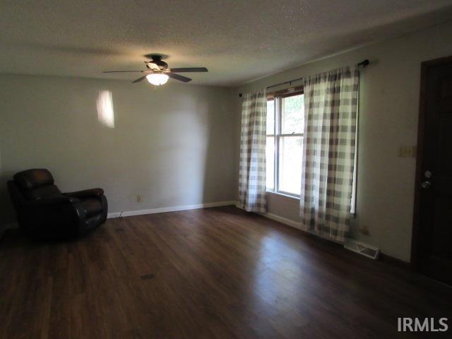 405 Washington Avenue Mount Vernon, IN 47620 - Photo 3 of 36