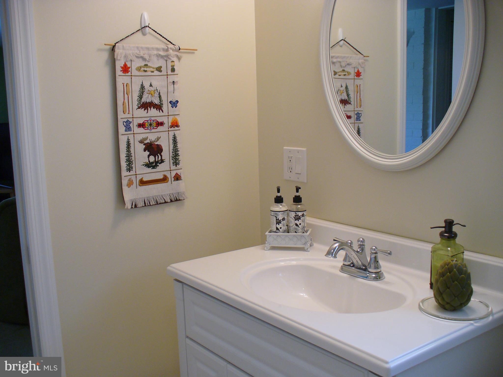 1806 Arcola Avenue Silver Spring, MD 20902 - Photo 29 of 30 Bath