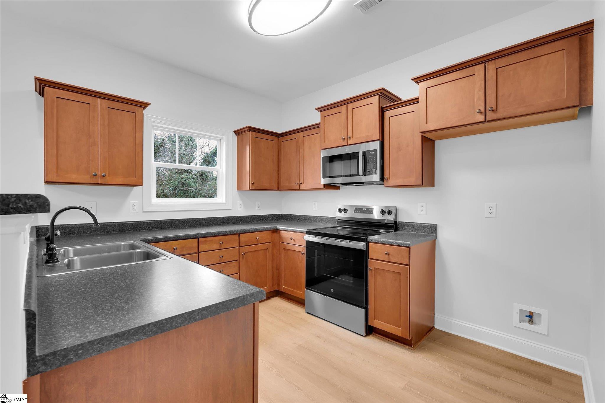 9 Jay Street Greenville, SC 29601 - Photo 12 of 34