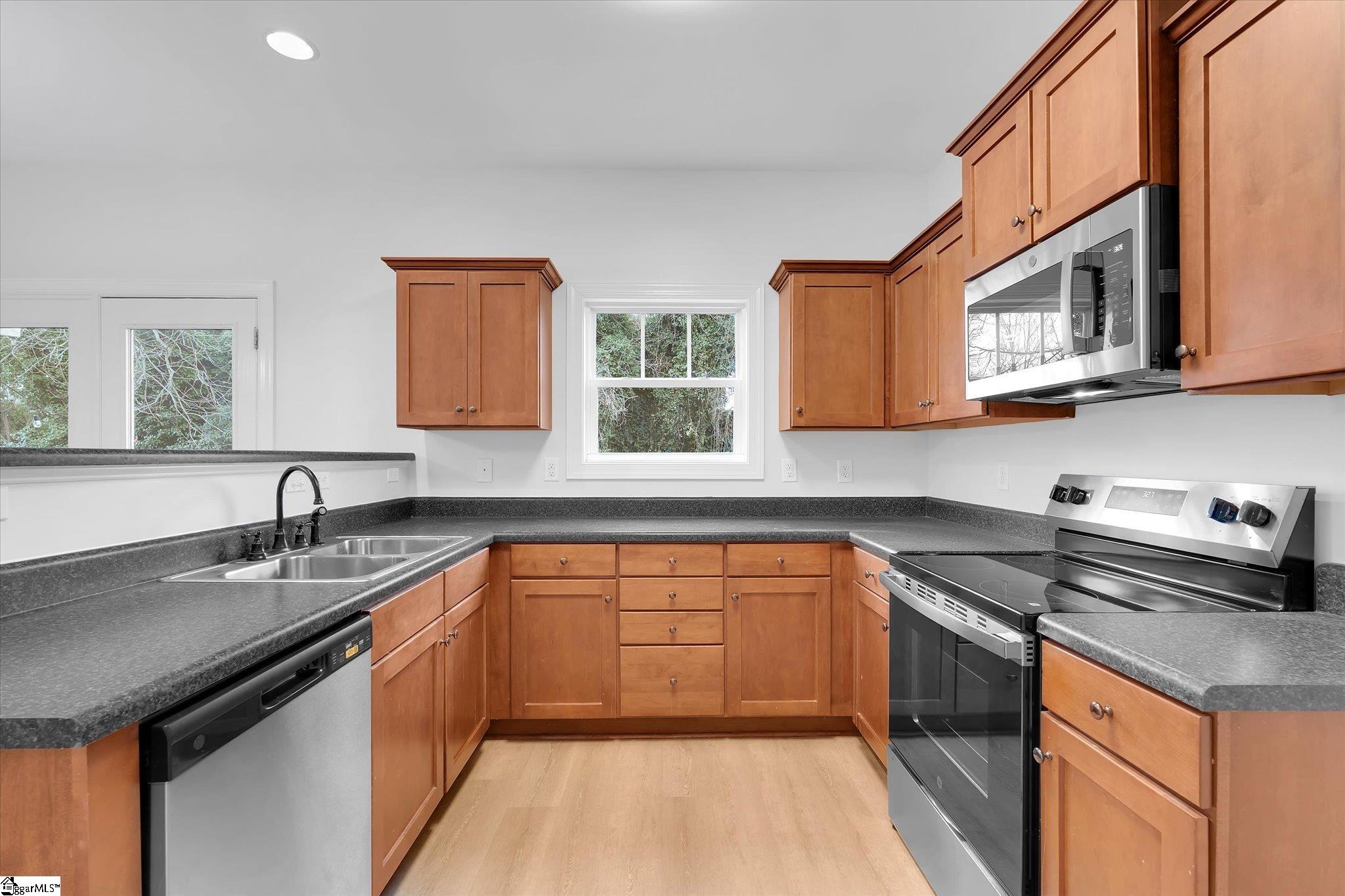 9 Jay Street Greenville, SC 29601 - Photo 13 of 34