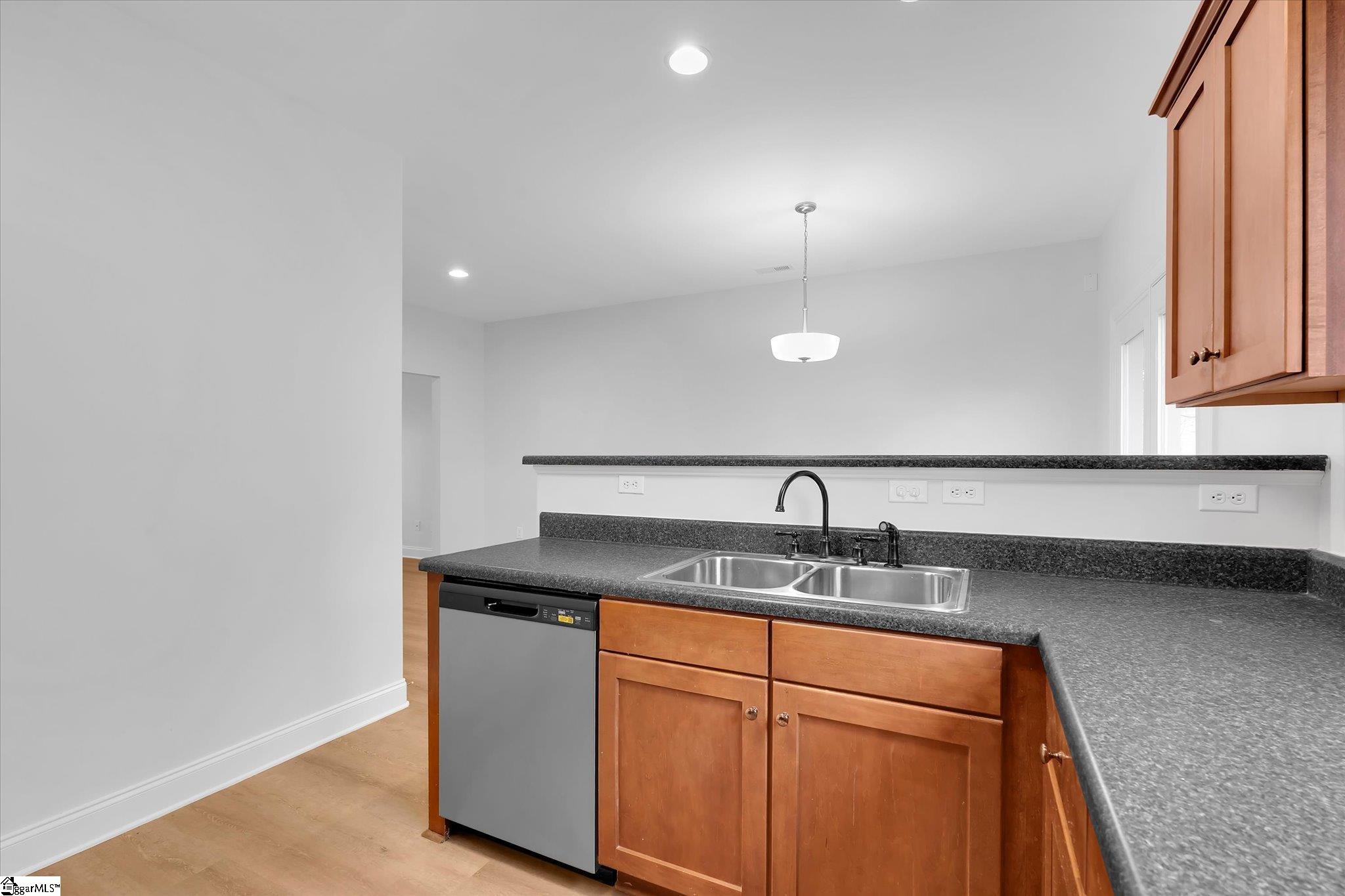 9 Jay Street Greenville, SC 29601 - Photo 15 of 34