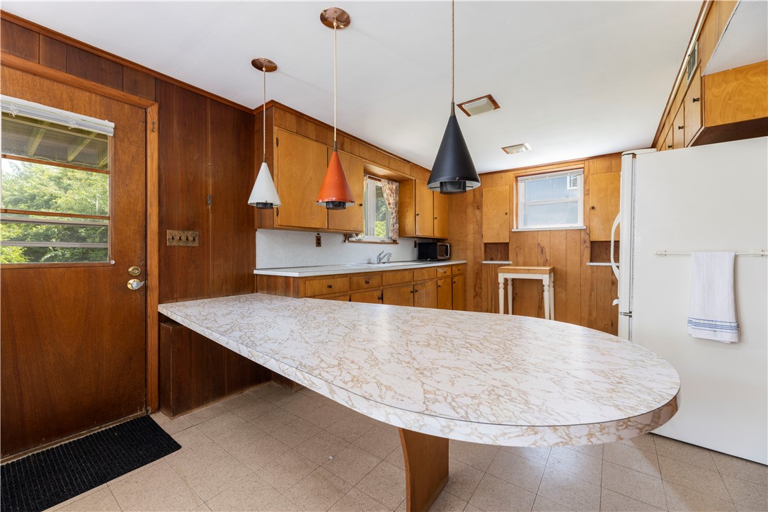 145 East Shore Road Narragansett, RI 02882 - Photo 7 of 42