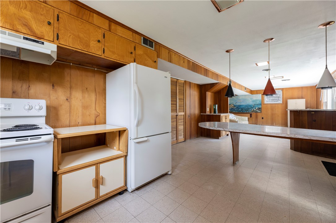 145 East Shore Road Narragansett, RI 02882 - Photo 8 of 42