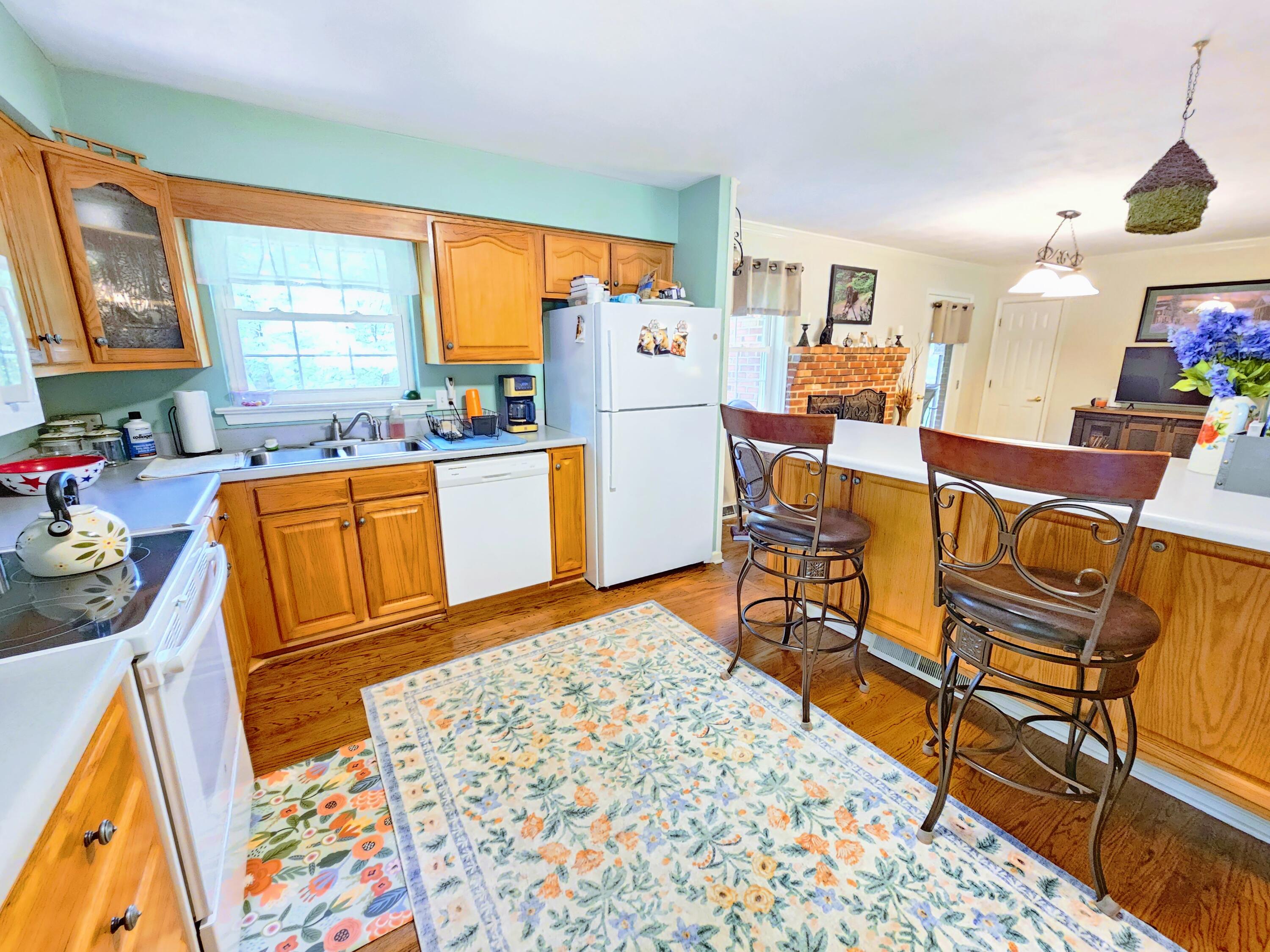 593 Sherwood Drive Blue Ridge, VA 24064 - Photo 10 of 26 Eat In Kitchen