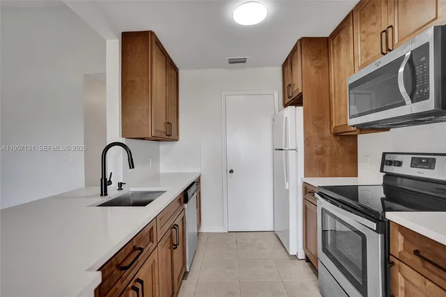 $2,100 | 815 West Boynton Beach Boulevard, Unit 7204, Boynton Beach, FL 33426