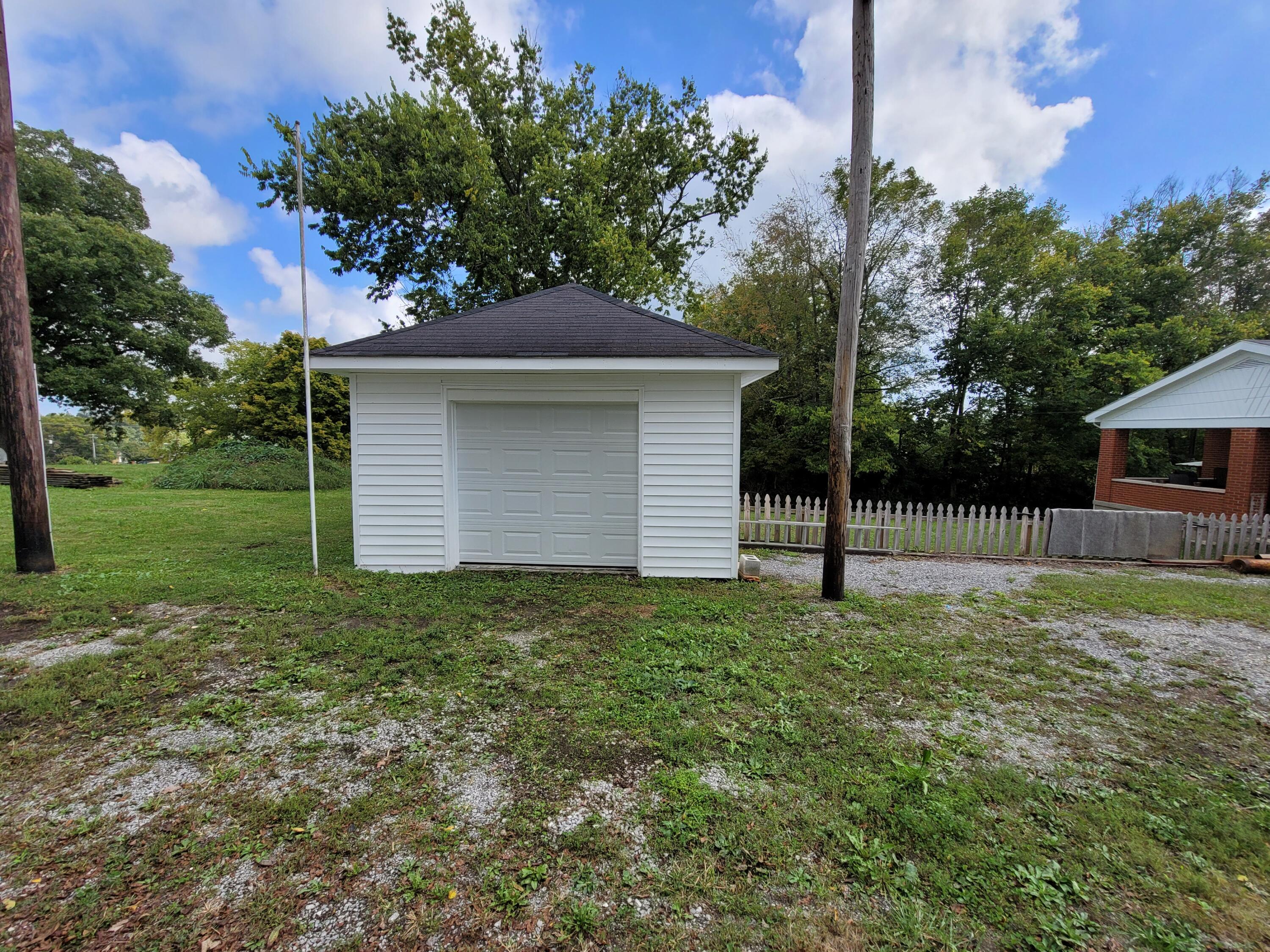 216 South Jackson Street Perryville, KY 40468 - Photo 3 of 9 20211004_131152