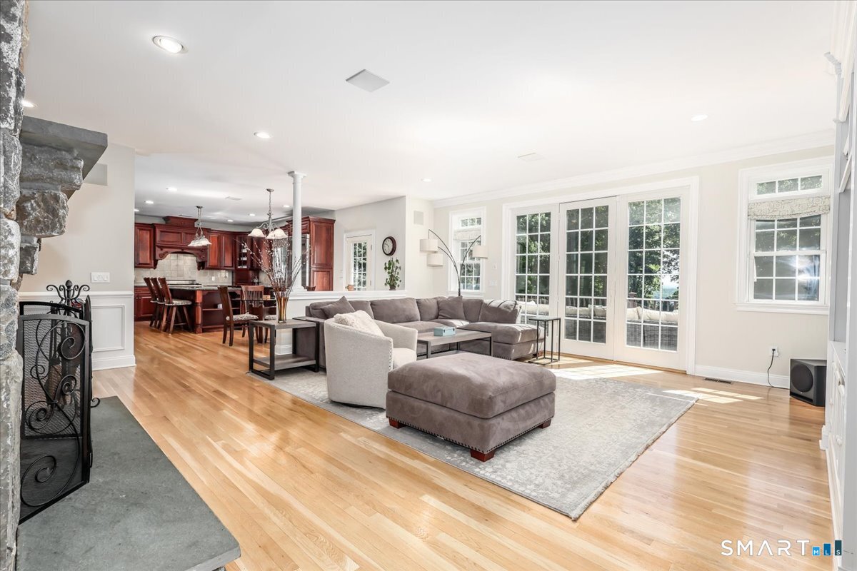 8 Rock Ridge Court New Fairfield, CT 06812 - Photo 13 of 39