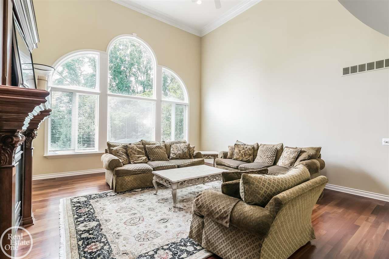 895 Quarry Drive Rochester Hills, MI 48306 - Photo 14 of 49