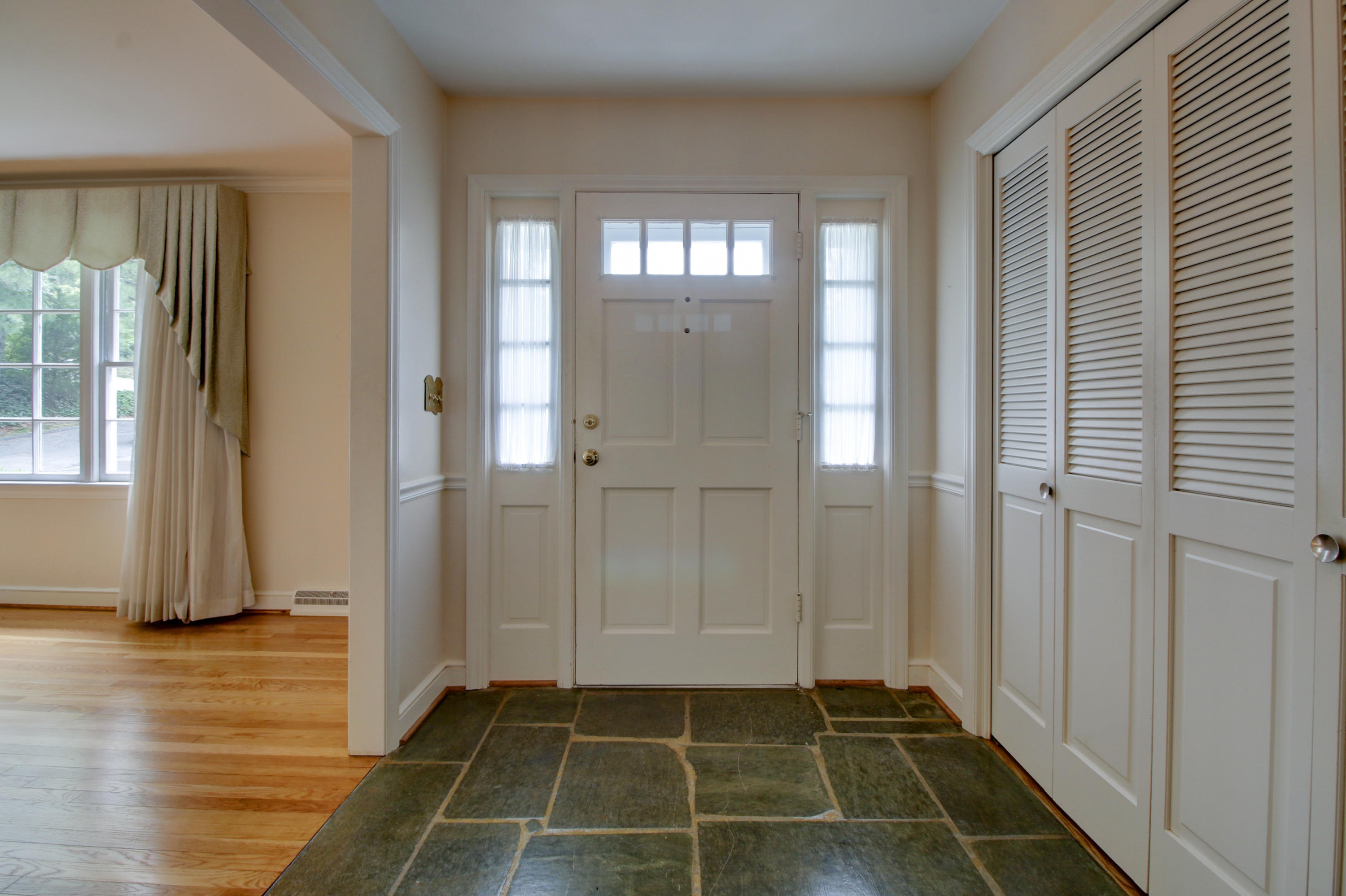 5060 Falcon Ridge Road Roanoke, VA 24018 - Photo 17 of 32 _MG_6043_4_5