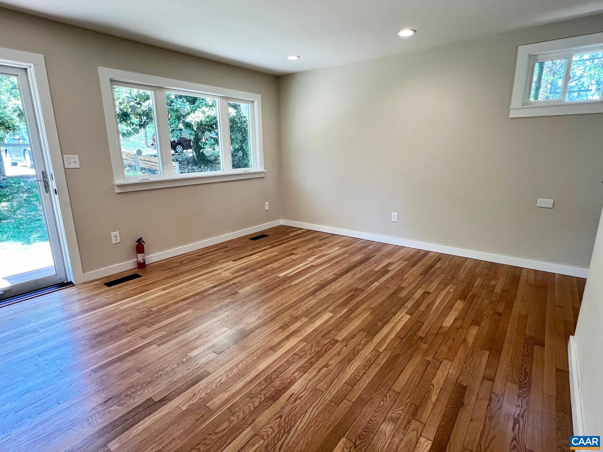 1410 Monticello Road Charlottesville, VA 22902 - Photo 5 of 40 Living