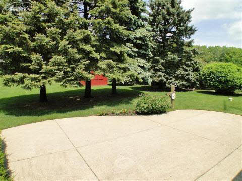 6517 Kings Pointe Road Grand Blanc, MI 48439 - Photo 18 of 19 20357462-17.JPG