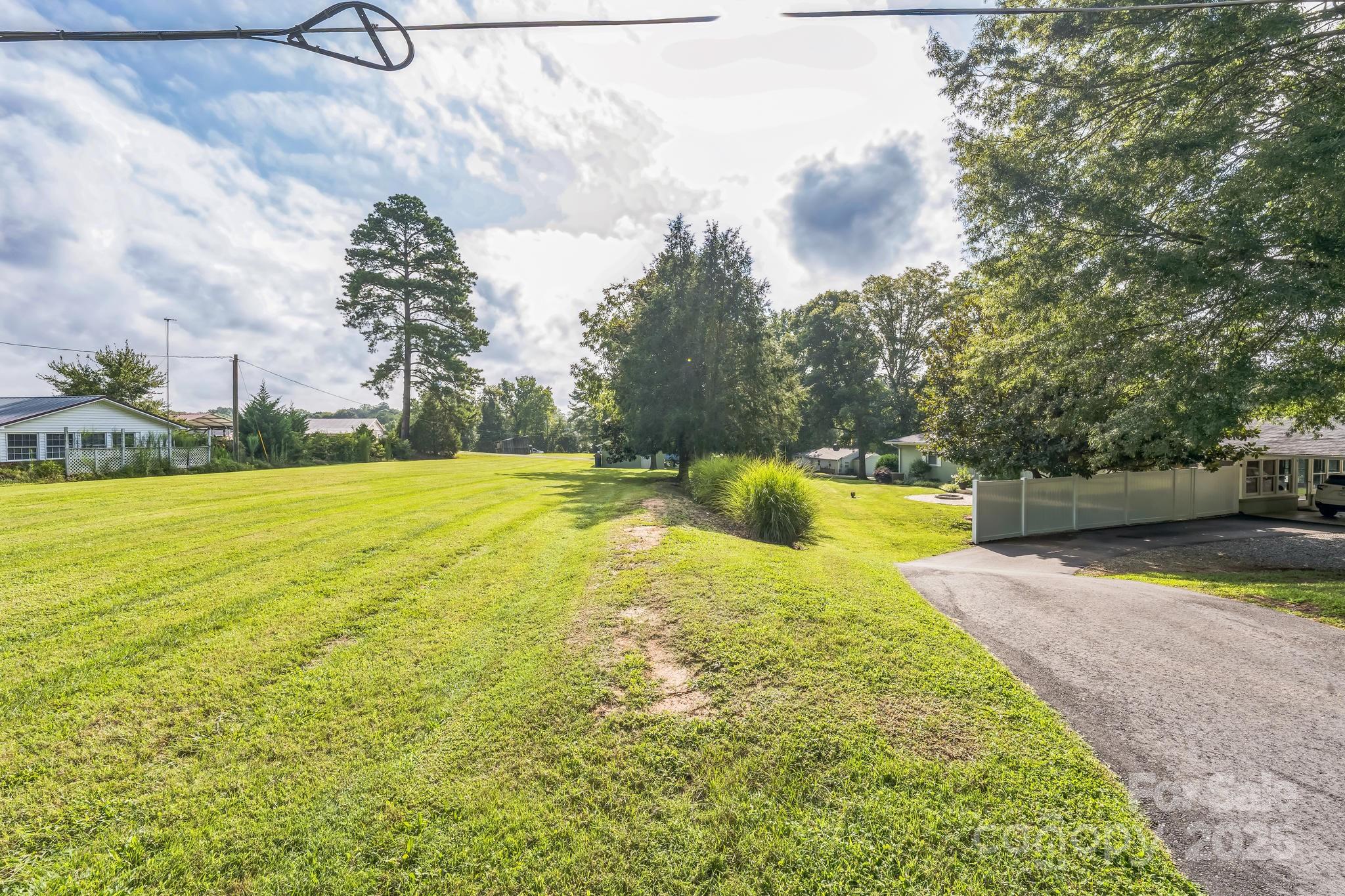 606 Spring Street Walnut Cove, NC 27052 - Photo 20 of 28 Gallery Image 20