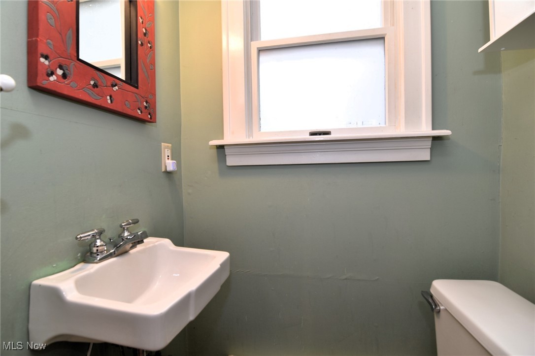 1165 Pomona Road Cleveland Heights, OH 44121 - Photo 12 of 27