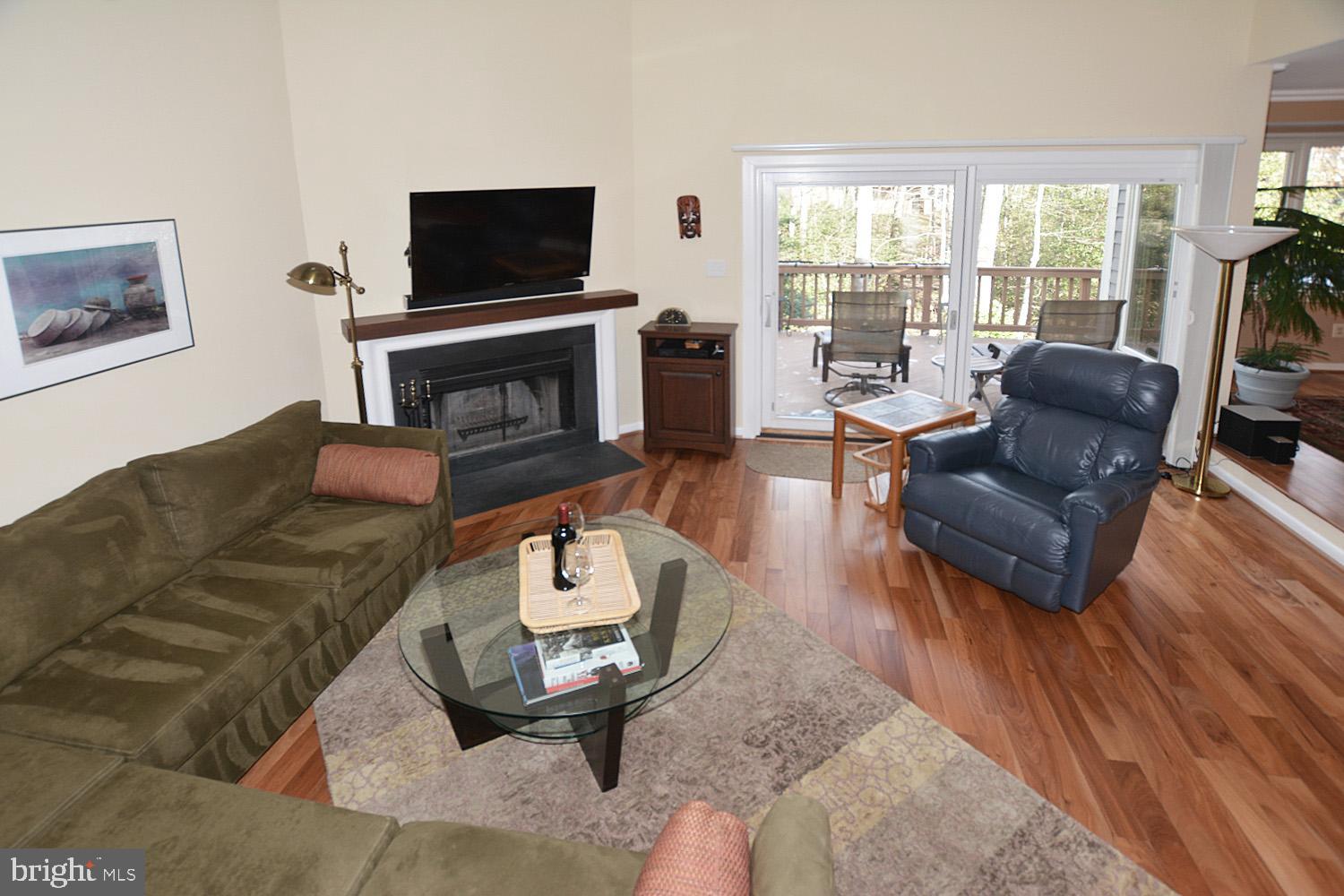 11618 Chapel Cross Way Reston, VA 20194 - Photo 6 of 41 Brazilian cherry hardwood!