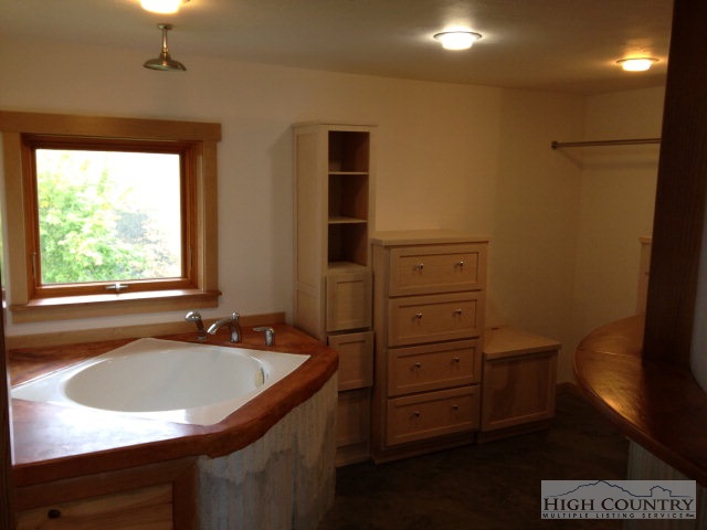 404 H Stanley Miller Road Deep Gap, NC 28618 - Photo 4 of 6 Gallery Image 4