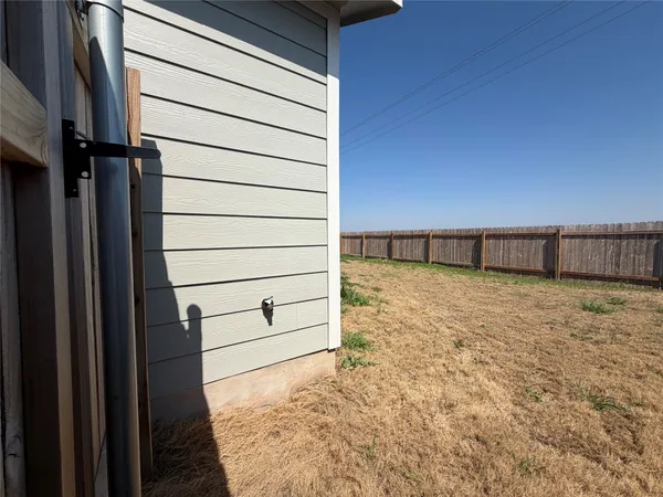 $1,897 | 2218 Cumulus Court, Lockhart, TX 78644