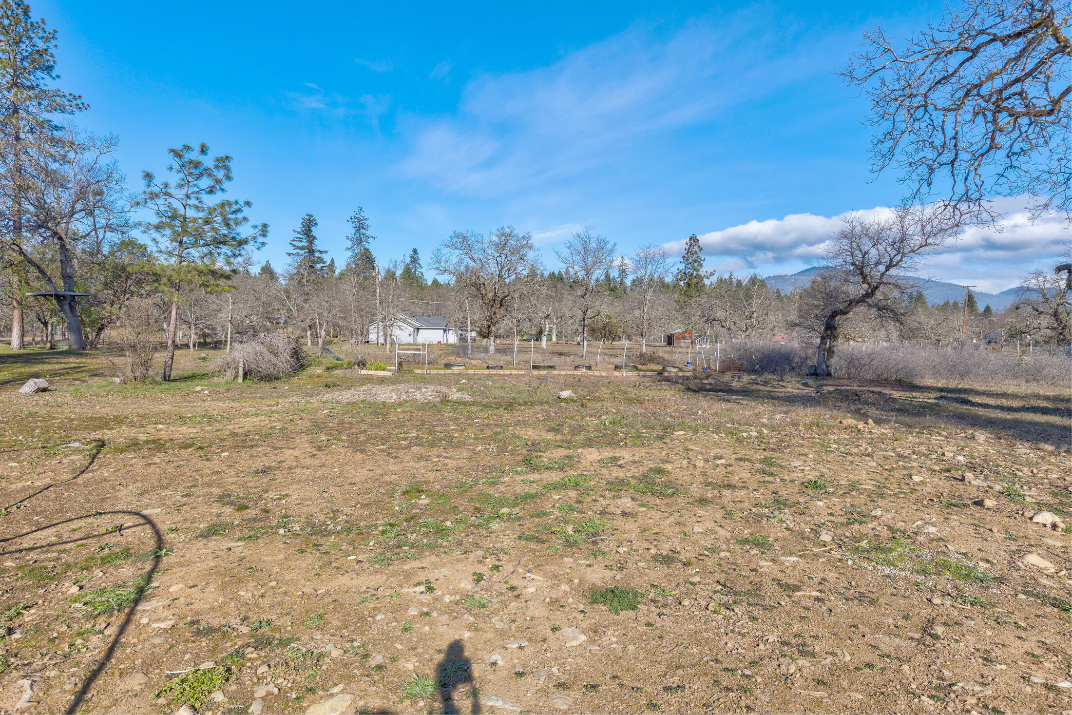 229 Grange Road Grants Pass, OR 97526 - Photo 21 of 22 0R1A4498_499_500_501_502